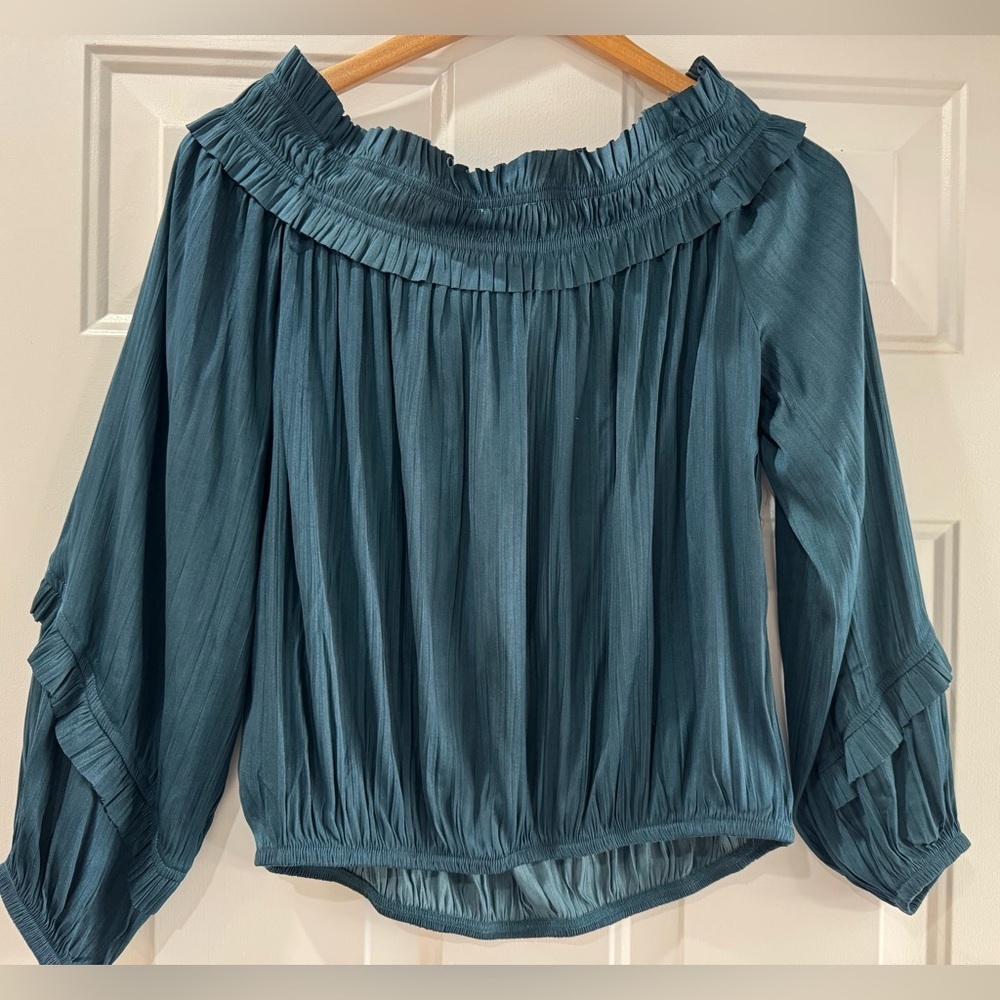 Evereve Teal Amari Off Shoulder Pleated Blouse women’s shirt Size Medium - Picture 4 of 11